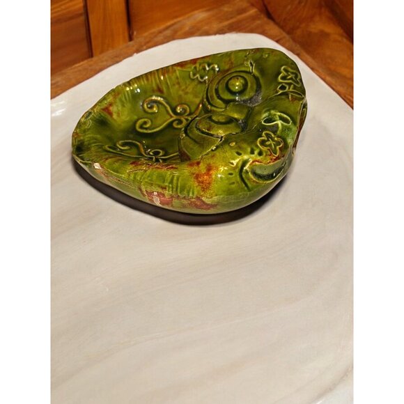 Vintage Green Ceramic Frog With Hand-Painted Details Figurine - Picture 4 of 8